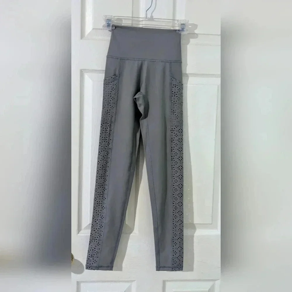 NWT Gray *Aerie* Leggings | XS | Hi-Rise | Feel Cool Laser-Cut Side Pockets - Picture 1 of 7